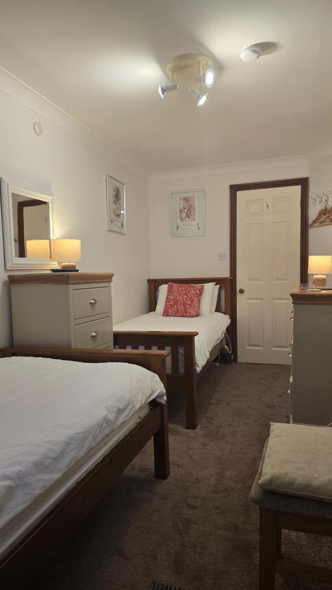 Lyndale Self-Catering Apartment Sleeps 4 Уиндермир Экстерьер фото